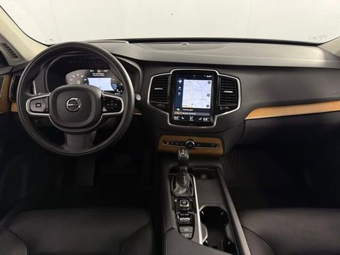 Used 2021 Volvo XC90 T6 Momentum w/ Advanced Package image 25