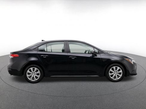 Used 2025 Toyota Corolla LE FWD image 10