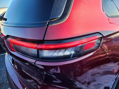 Used 2023 Jeep Grand Cherokee L Laredo image 5