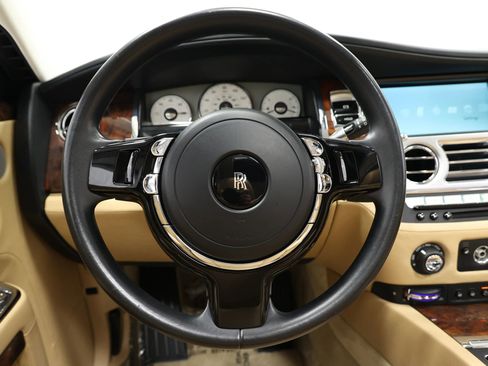 Used 2015 Rolls-Royce Ghost RWD image 21