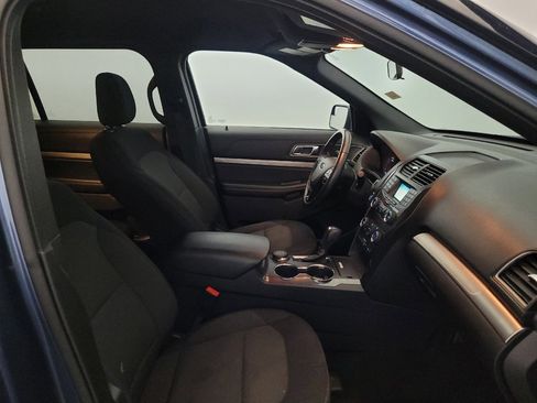 Used 2018 Ford Explorer XLT AWD/4WD image 21