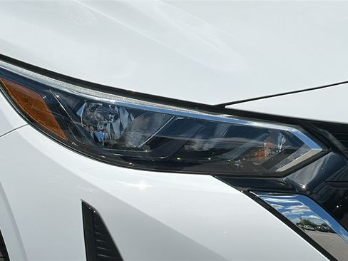 Certified 2024 Nissan Sentra S FWD image 4