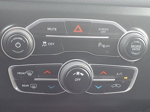 Used 2020 Dodge Charger SXT w/ Blacktop Package image 6