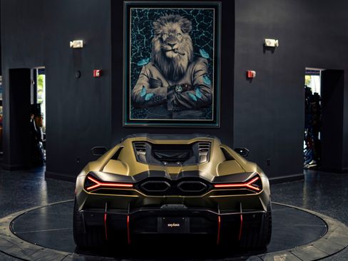 Used 2025 Lamborghini Revuelto AWD/4WD image 13