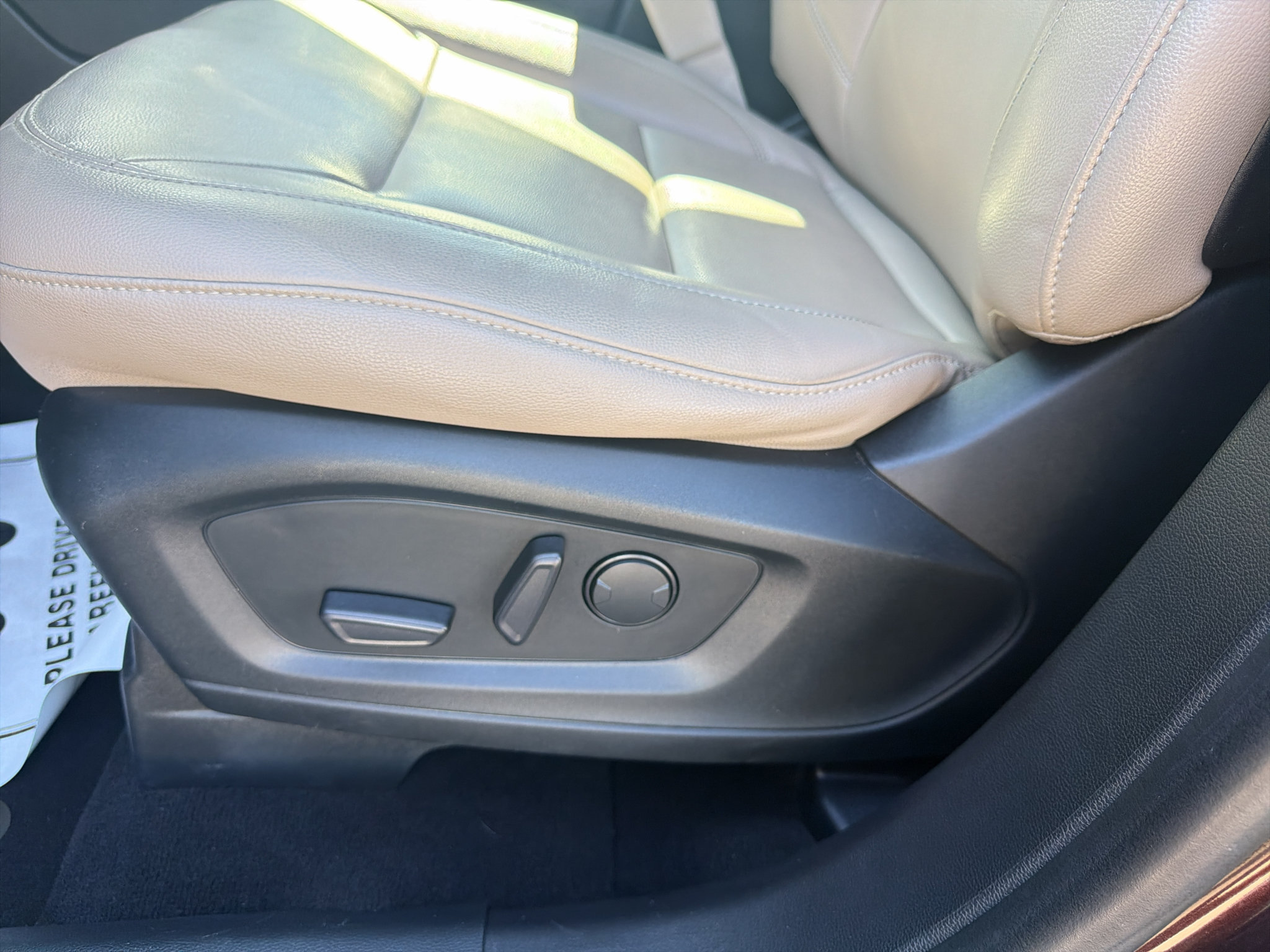Used 2020 Ford Explorer XLT w/ Equipment Group 202A RWD image 11