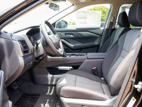 New 2026 Nissan Rogue SV FWD image 7