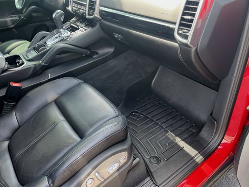 Used 2014 Porsche Cayenne AWD/4WD image 9
