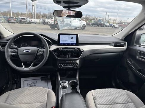 Used 2022 Ford Escape SE w/ Cold Weather Package image 16
