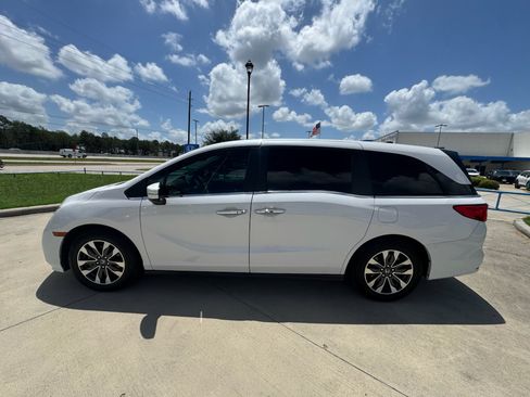 Certified 2024 Honda Odyssey EX-L image 5