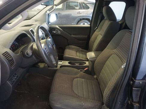 Used 2015 Nissan Frontier SV w/ SV Value Truck Package AWD/4WD image 7