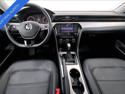 Used 2022 Volkswagen Passat 2.0T SE image 21