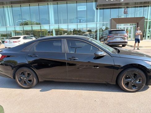Certified 2022 Hyundai Elantra Blue w/ Cargo Package FWD image 3