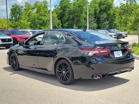 Used 2021 Toyota Camry XSE FWD image 4