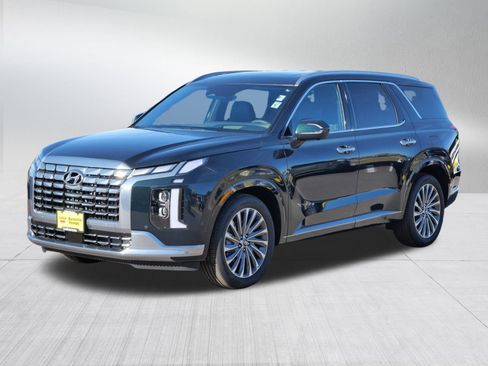 Certified 2025 Hyundai Palisade Calligraphy image 3