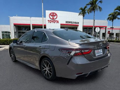Used 2023 Toyota Camry SE FWD image 5