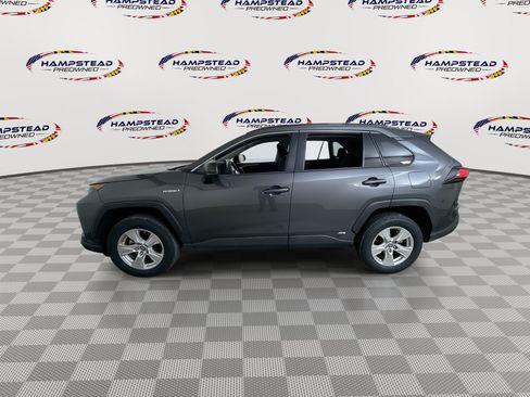 Used 2021 Toyota RAV4 LE AWD/4WD image 5