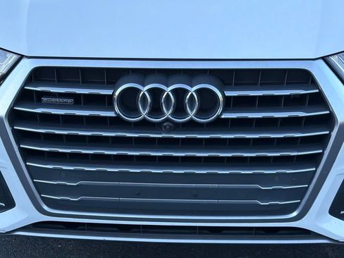 Used 2019 Audi Q7 2.0T Premium w/ Cold Weather Package AWD/4WD image 25