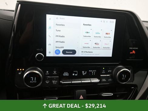 Used 2023 Toyota Highlander XLE image 37