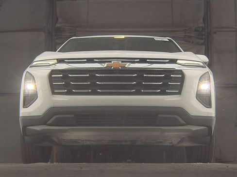 Used 2025 Chevrolet Equinox LT FWD image 41