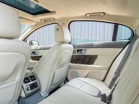 Used 2012 Jaguar XF Portfolio image 36