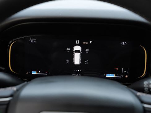 Used 2022 Jeep Wagoneer Series III w/ Premium Group I image 11