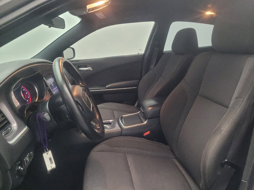 Used 2019 Dodge Charger SXT RWD image 17