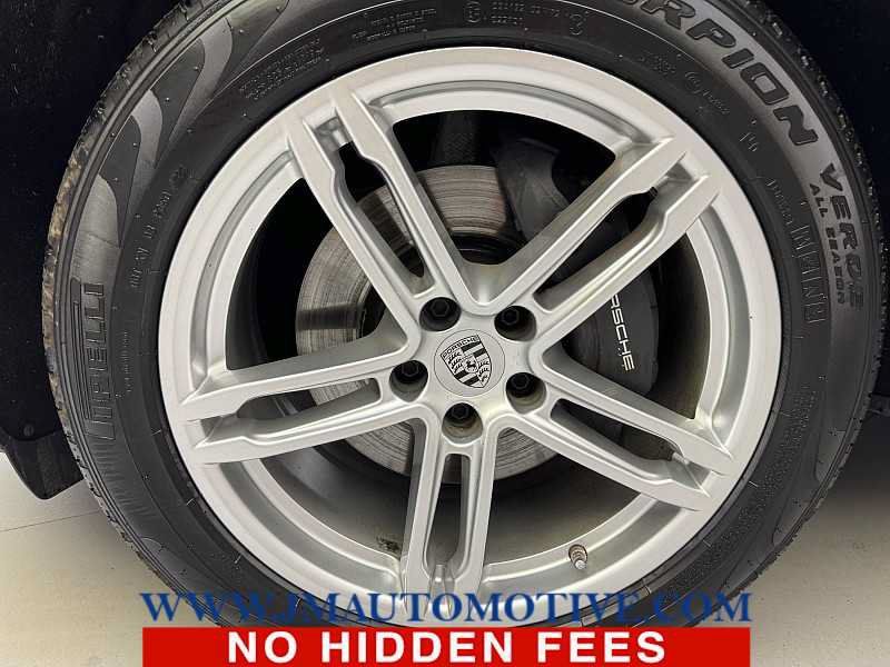 Used 2023 Porsche Macan AWD/4WD image 9