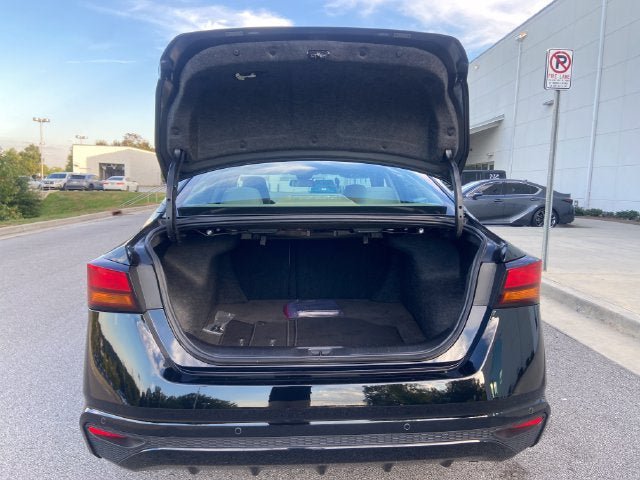 Used 2025 Nissan Altima 2.5 SV FWD image 29