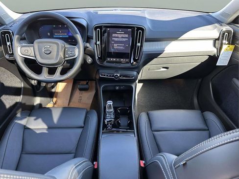 New 2026 Volvo XC40 B4 Plus w/ Protection Package Premier FWD image 9
