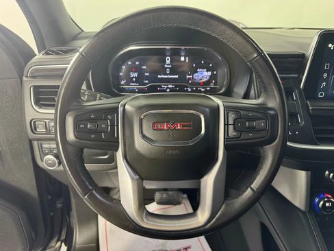 Used 2022 GMC Yukon XL SLT image 13