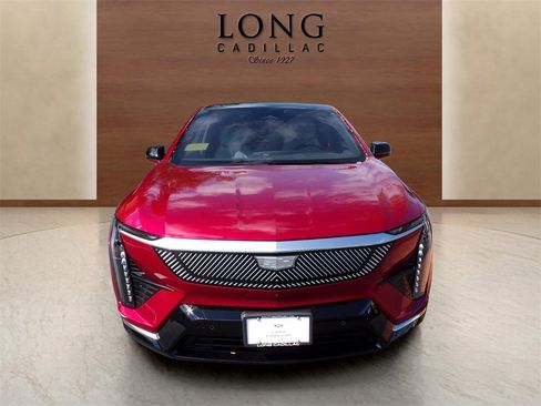 New 2025 Cadillac Optiq Luxury 2 image 2