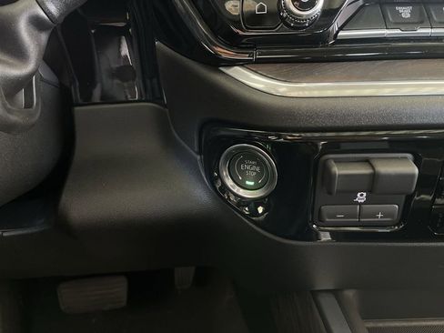 New 2025 GMC Sierra 2500 SLT w/ SLT Premium Package image 17