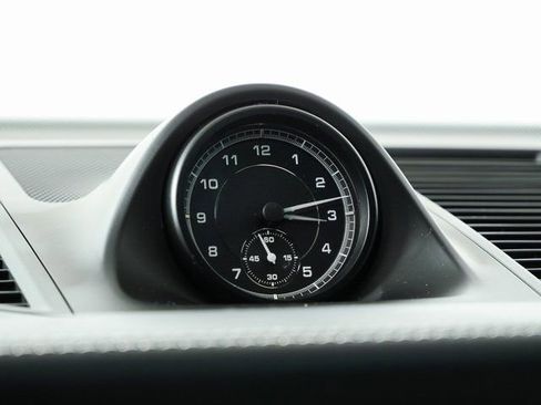 Certified 2024 Porsche Macan image 18