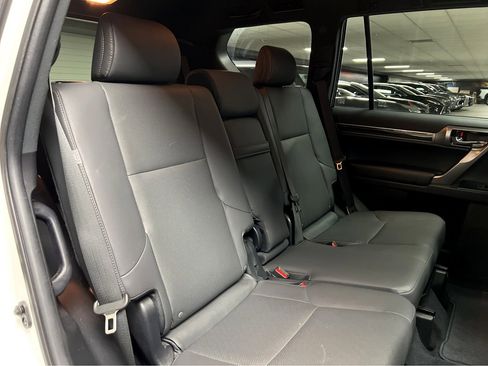 Certified 2023 Lexus GX 460 Premium w/ Premium Package image 23