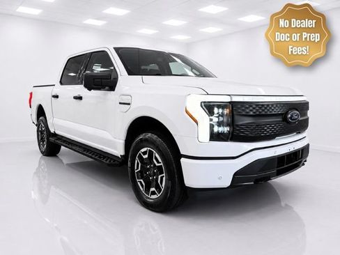 Used 2022 Ford F150 Lightning XLT AWD/4WD image 3