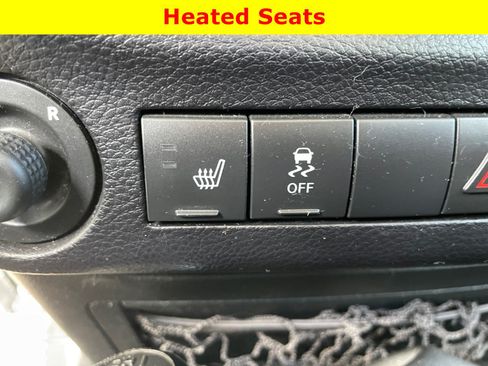 Used 2015 Jeep Wrangler Unlimited Rubicon AWD/4WD image 25