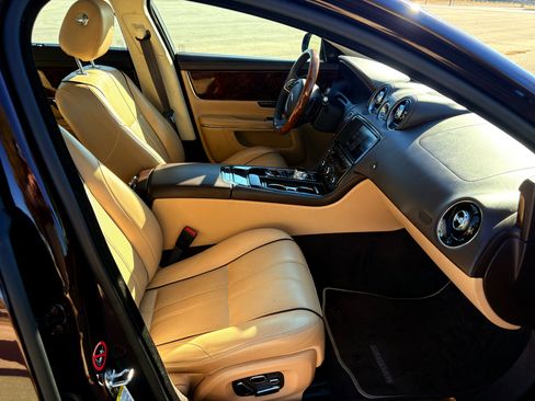 Used 2014 Jaguar XJ L Portfolio image 12