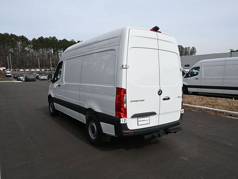 Used 2025 Mercedes-Benz Sprinter 2500 image 4