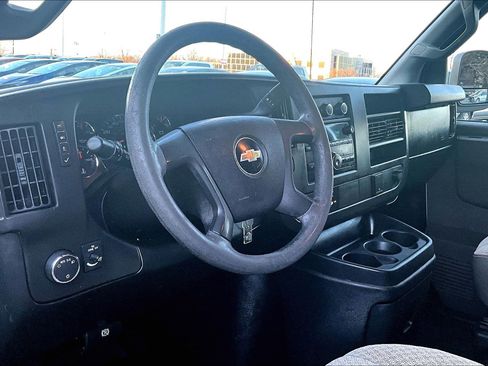 Used 2017 Chevrolet Express 3500 image 12