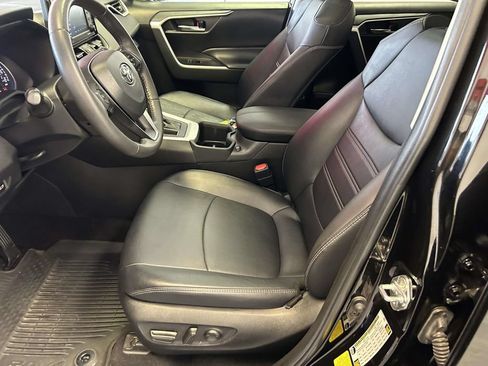 Used 2022 Toyota RAV4 XLE Premium FWD image 17