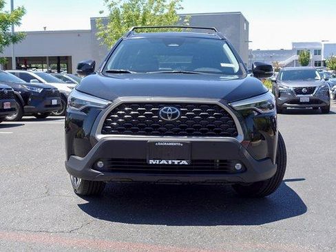 Certified 2023 Toyota Corolla Cross XLE FWD image 3