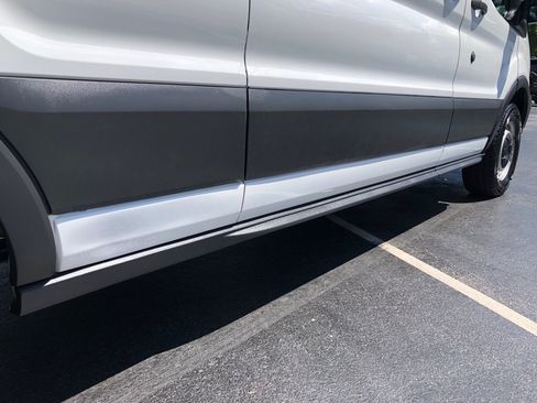 Used 2018 Ford Transit 250 148 Medium Roof RWD image 15