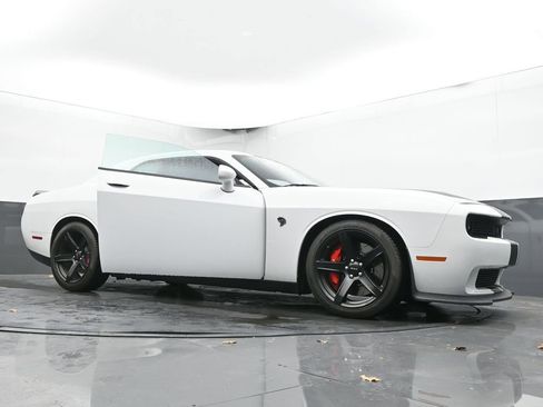 Used 2017 Dodge Challenger SRT Hellcat image 67