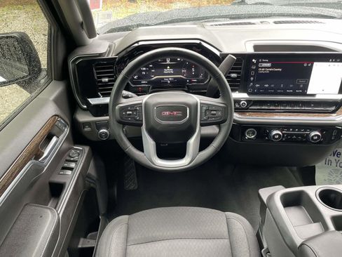 Used 2023 GMC Sierra 1500 Elevation RWD image 2