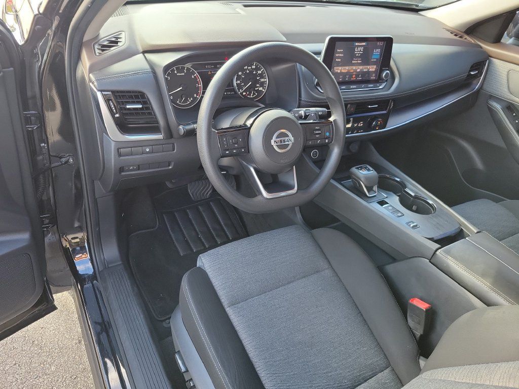 Used 2021 Nissan Rogue SV FWD image 22