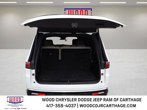 Used 2025 Jeep Wagoneer 4WD image 28