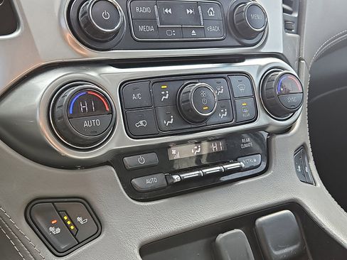 Used 2018 Chevrolet Tahoe LT image 17