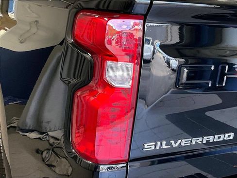 Used 2023 Chevrolet Silverado 1500 LT AWD/4WD image 30