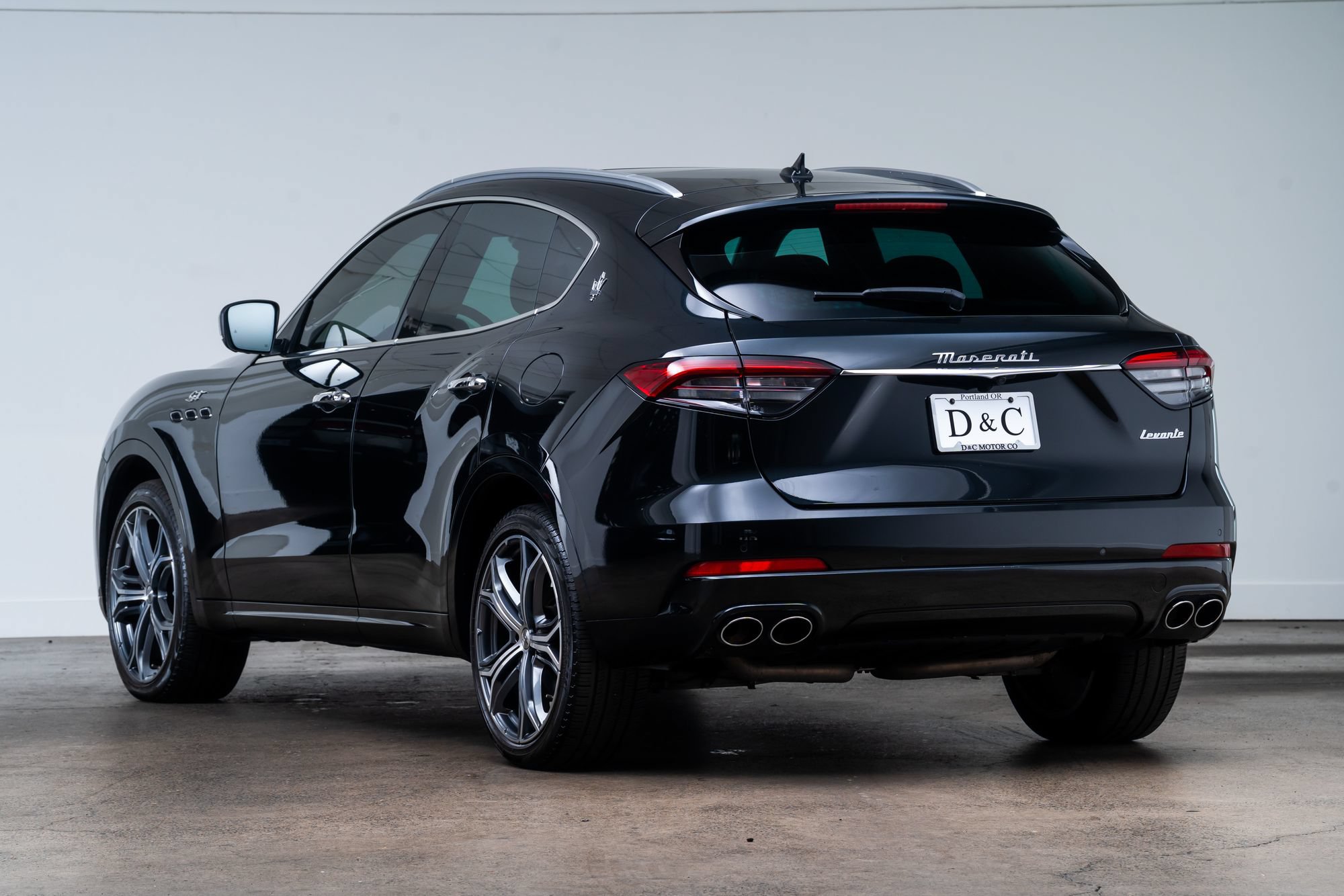 Used 2023 Maserati Levante GT AWD/4WD image 5