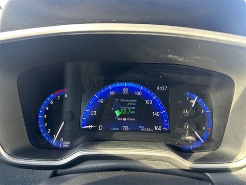 Used 2022 Toyota Corolla Cross XLE w/ Convenience Package image 13